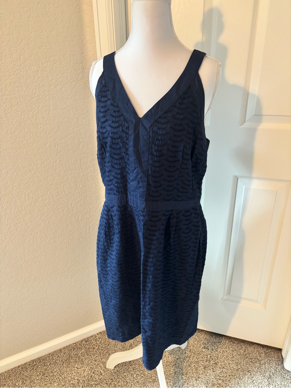 Old Navy Sleeveless V-Neck Women's Dress - size 12